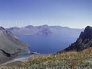 10553