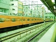 32370