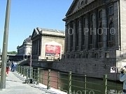 490733