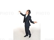 526697