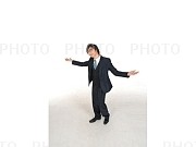 526700